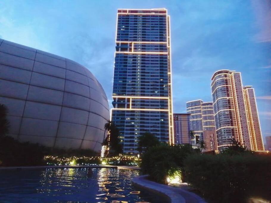 Aveline Suites Elite Rockwell View Acqua Private Residences Near Rockwell Makati Manila Exterior photo