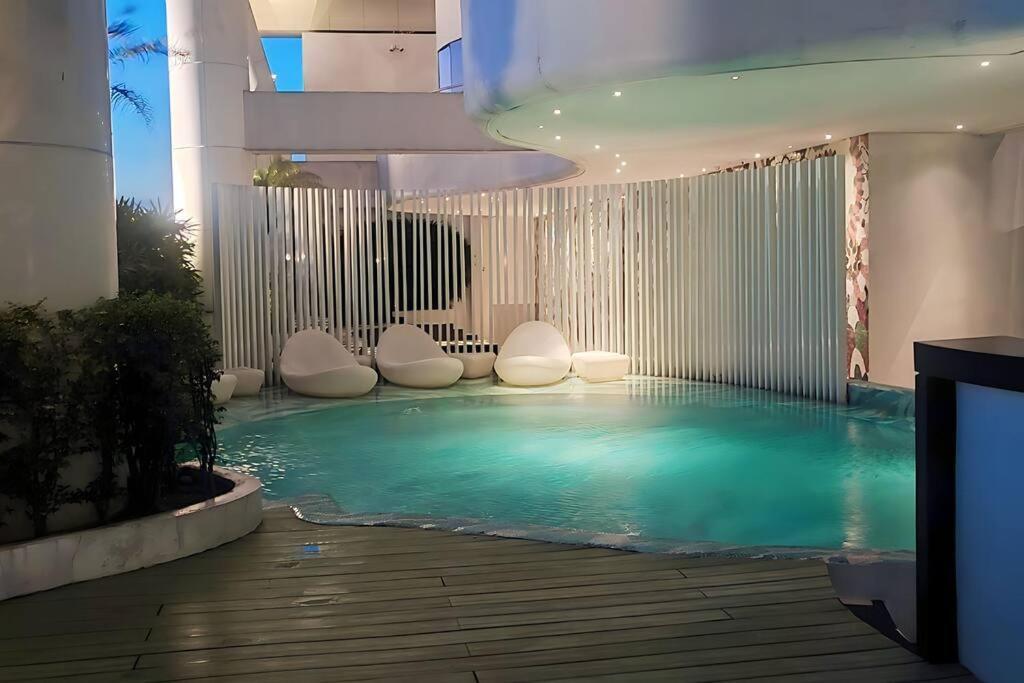 Aveline Suites Elite Rockwell View Acqua Private Residences Near Rockwell Makati Manila Exterior photo